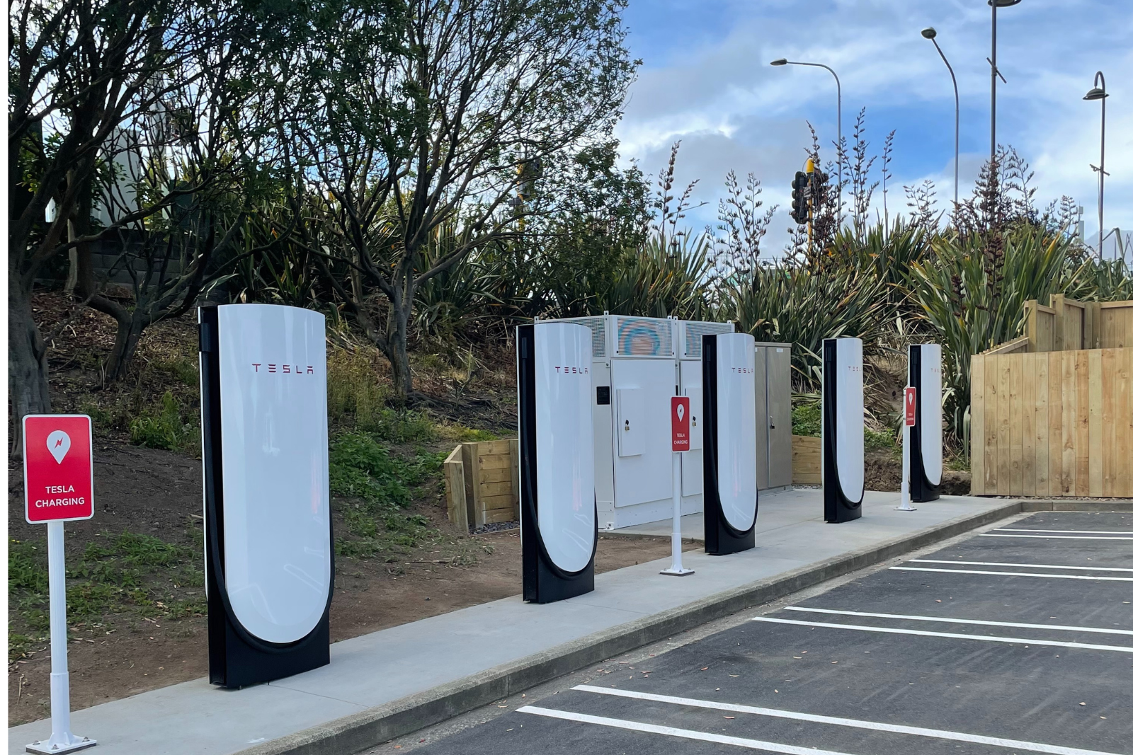 Tesla-charging